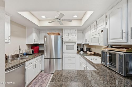 333-17404 N 99th Ave, Sun City, AZ, 85373-2019 | Card Image