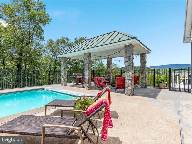 400 Deer Run Cir, House other with 4 bedrooms, 4 bathrooms and null parking in Front Royal VA | Image 30