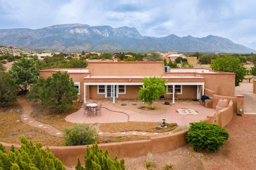 27 Homestead Ln, Placitas, NM, 87043-9233 | Card Image