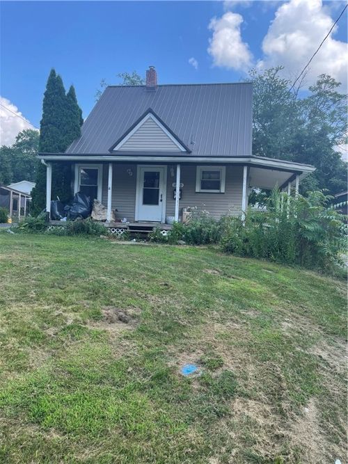 1648 Katherine St, New Castle, PA, 16105-2072 | Card Image