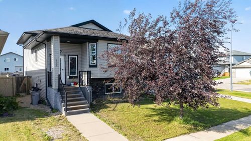 8606 102a Ave, Grande Prairie, AB, T8X0B5 | Card Image