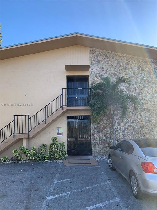 apt-10-206 Ne 3rd St, Hallandale Beach, FL, 33009-3401 | Card Image