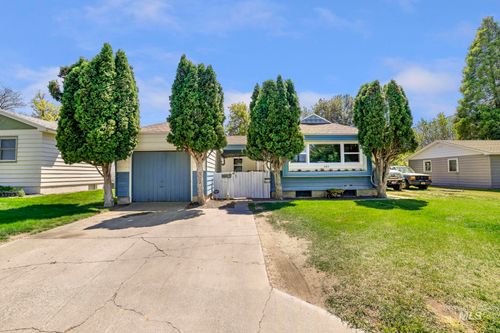 385 Filer Ave W, Twin Falls, ID, 83301-4621 | Card Image