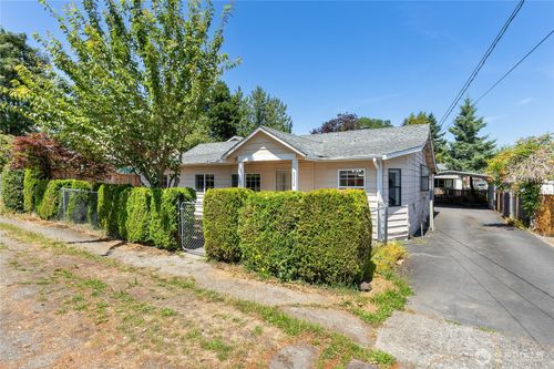 8528 S 121st St, Seattle, WA, 98178-4524 | Card Image