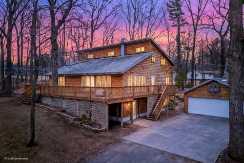 9531 W Silver Lake Rd, Mears, MI, 49436-9649 | Card Image