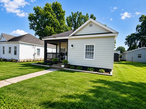 202 E Chester Street, Pinckneyville, IL, 62274 | Card Image