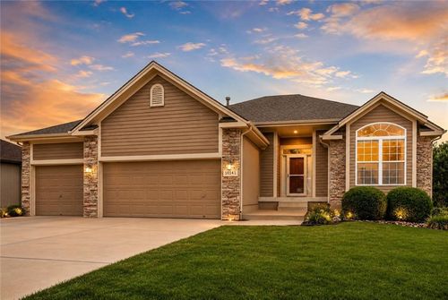 10141 N Lane Dr, Kansas City, MO, 64157-7863 | Card Image