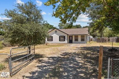 430 Waxwing Dr, House other with 3 bedrooms, 2 bathrooms and null parking in Poteet TX | Image 2