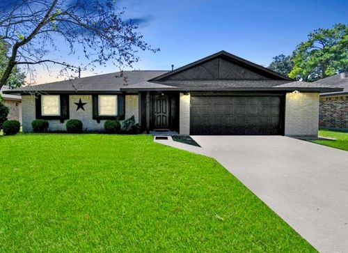 701 Regency Dr, Deer Park, TX, 77536-6175 | Card Image