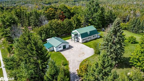 8064 9th Line, Thornton, ON, L0L2N0 | Card Image