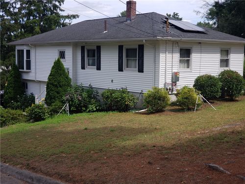 83 Valente Dr, Cranston, RI, 02920-2412 | Card Image