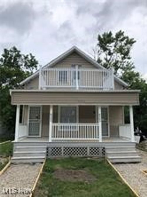 8303 Connecticut Ave, Cleveland, OH, 44105-6016 | Card Image