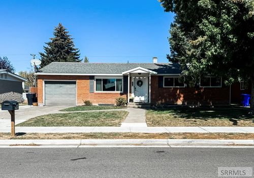 576 Park St, Rexburg, ID, 83440-1848 | Card Image