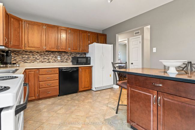 51 Latta Dr, House other with 3 bedrooms, 2 bathrooms and 8 parking in Plainfield ON | Image 14