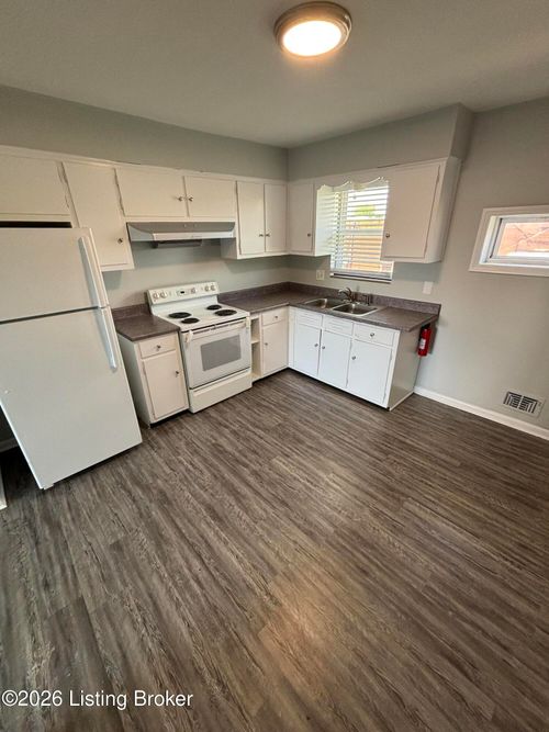 4-3007 Pamela Way, Louisville, KY, 40220 | Card Image