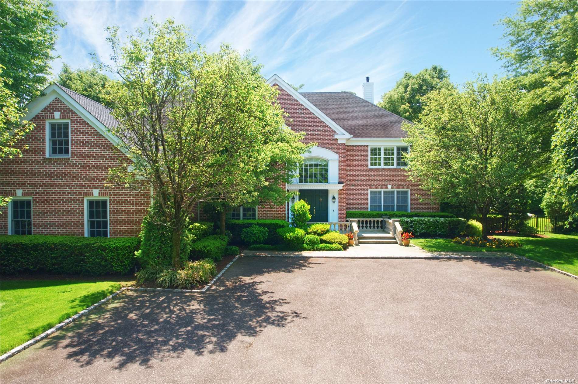 Stone Hill Dr, Manhasset, NY 11030