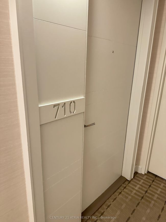 710 - 37 Grosvenor St, Condo with 2 bedrooms, 1 bathrooms and null parking in Toronto ON | Image 23
