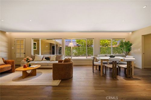 883 E Leadora Ave, Glendora, CA, 91741-2842 | Card Image