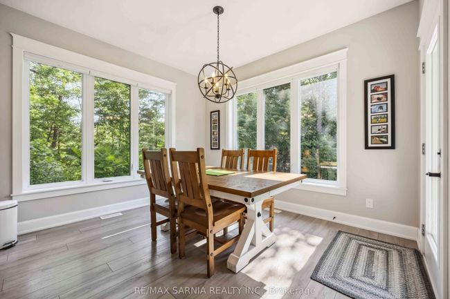 9934 Nipigon St, House other with 2 bedrooms, 2 bathrooms and 2 parking in Port Franks ON | Image 14