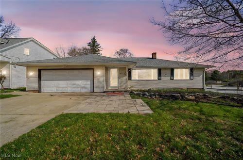 30529 Ridge Rd, Wickliffe, OH, 44092-1157 | Card Image