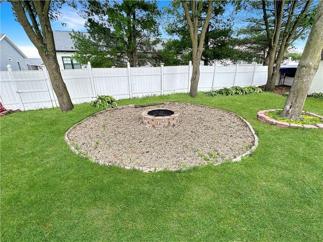 1113 Unique Ct, House other with 4 bedrooms, 3 bathrooms and null parking in Mattoon IL | Image 24