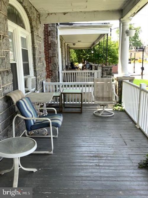 526 Macdade Blvd, COLLINGDALE, PA, 19023-3308 | Card Image