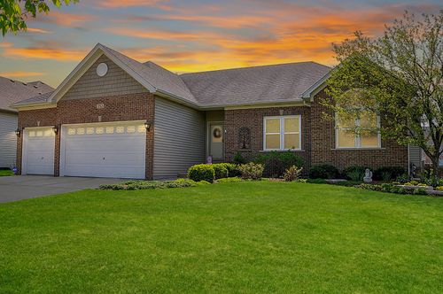 352 Andover Dr, Oswego, IL, 60543-4011 | Card Image