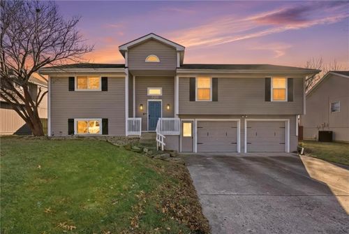 709 Feldspar St, Kearney, MO, 64060-9401 | Card Image