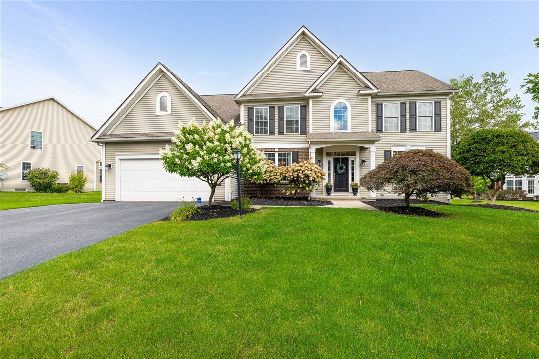 Woodgreen Dr, Pittsford, NY 14534