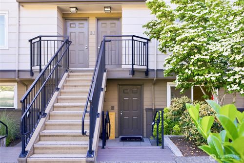 a-104-15829 Ne Leary Way, Redmond, WA, 98052-4300 | Card Image