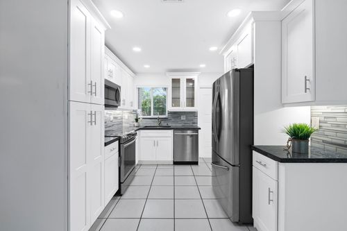 2152 Ne 62nd St, Fort Lauderdale, FL, 33308-2163 | Card Image