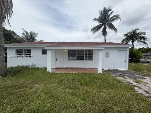 2115 Sw 50th Ave, West Park, FL, 33023-3235 | Card Image