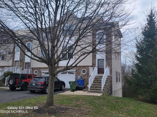 10 Russell Ct, Matawan, NJ, 07747-7101 | Card Image