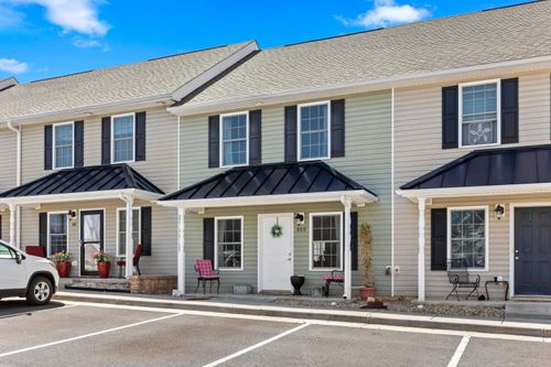 809 Carson Cir, GROTTOES, VA, 24441-2578 | Card Image