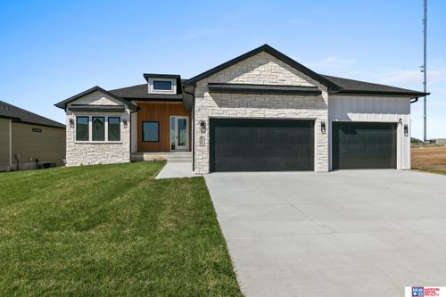 8820 Dragonfly Ln, Lincoln, NE, 68526-1771 | Card Image