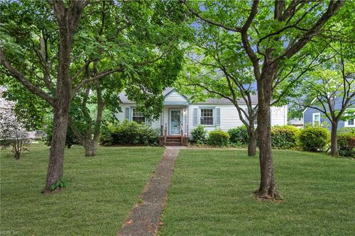 607 Fairview Ln, Portsmouth, VA, 23702-1629 | Card Image