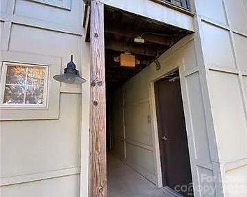 131-1101 W 1st St, Charlotte, NC, 28202-1071 | Card Image