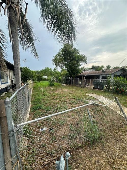 208 N Calle Juanita St, Edcouch, TX, 78538 | Card Image