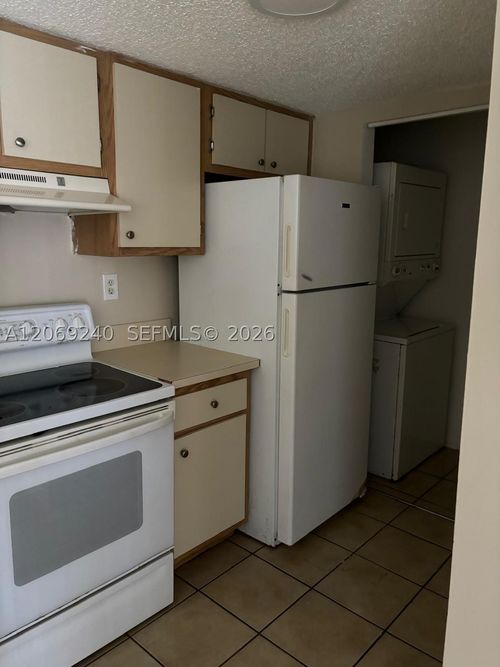 310-7200 Nw 179th St, Hialeah, FL, 33015-5475 | Card Image