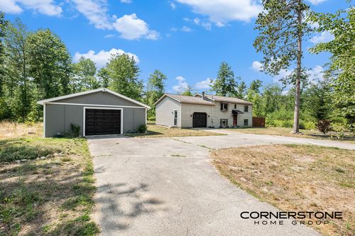 3461 Sullivan Rd, Ravenna, MI, 49451-9526 | Card Image