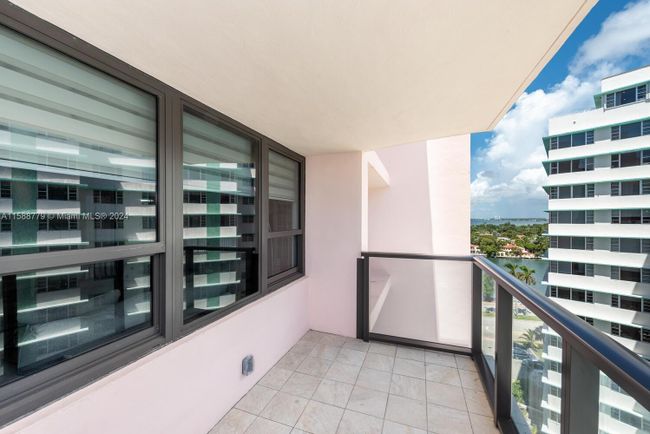 1508 - 5225 Collins Ave, Condo with 2 bedrooms, 2 bathrooms and null parking in Miami Beach FL | Image 3