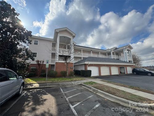 9135 Meadow Vista Road, Charlotte, NC, 28213 | Card Image