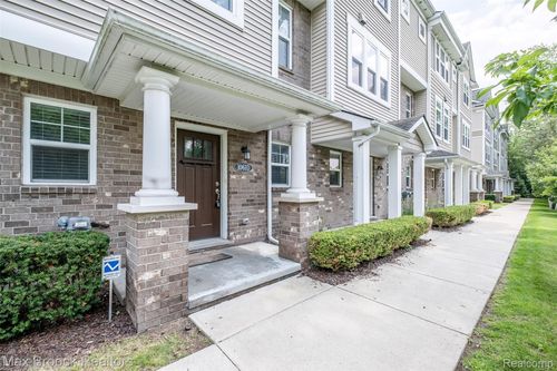 unit-d-1061 N Sherman Dr, Royal Oak, MI, 48067-2276 | Card Image