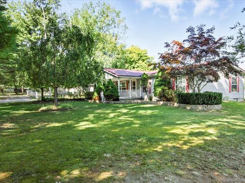 4996 Lakeshore Rd, Lexington, MI, 48450-9379 | Card Image