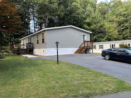 36 Village Green Holw, Wurtsboro, NY, 12790-7640 | Card Image