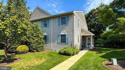 611 Maplewood Ave, MOHNTON, PA, 19540-1521 | Card Image