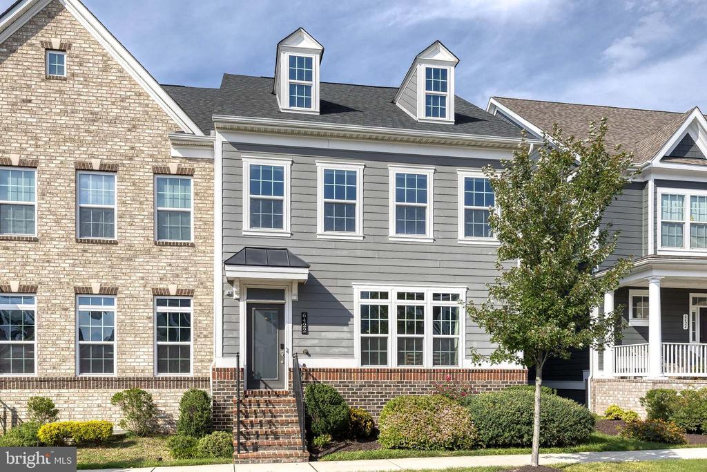 Residential in MIDDLE RIVER