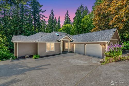 3204 30th St, Bellingham, WA, 98225-8360 | Card Image