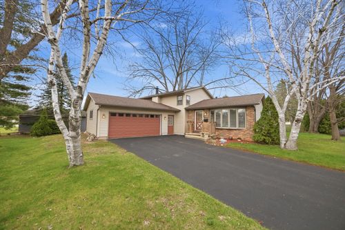 1213 Adrian Blvd, Fort Atkinson, WI, 53538-2709 | Card Image