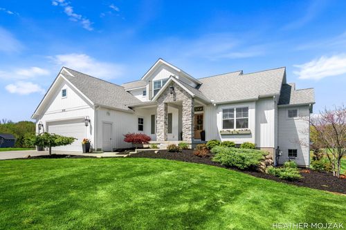 8115 Hanna Lake Avenue Se, Gaines Charter Township, MI, 49316 | Card Image